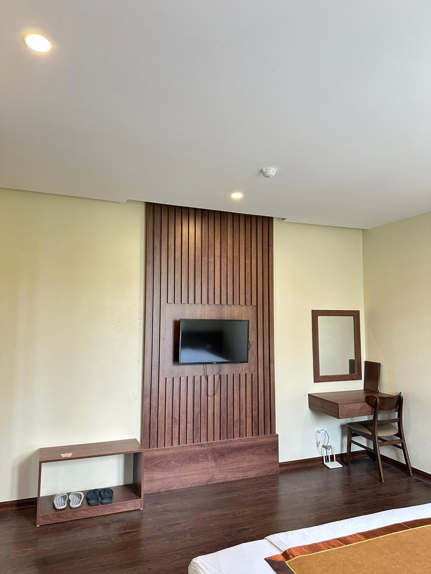 Boston Halong Hotel Халонг Экстерьер фото