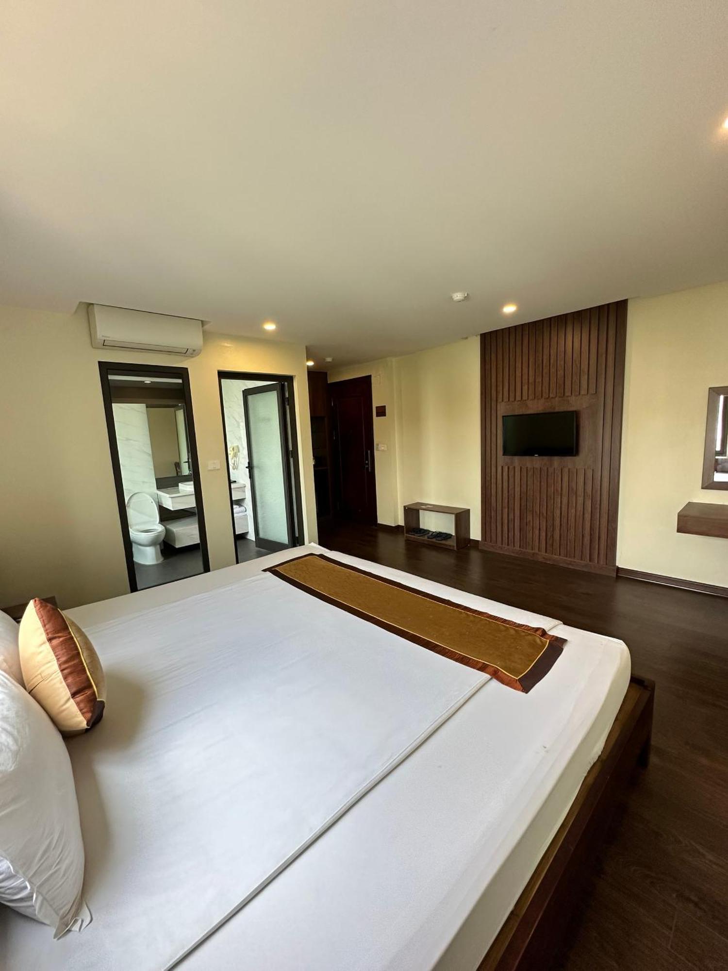 Boston Halong Hotel Халонг Экстерьер фото